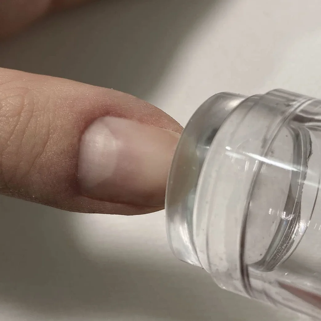 alessandro Striplac French Stamper – silikonowy stempel dla perfekcyjnego francuskiego wyglądu