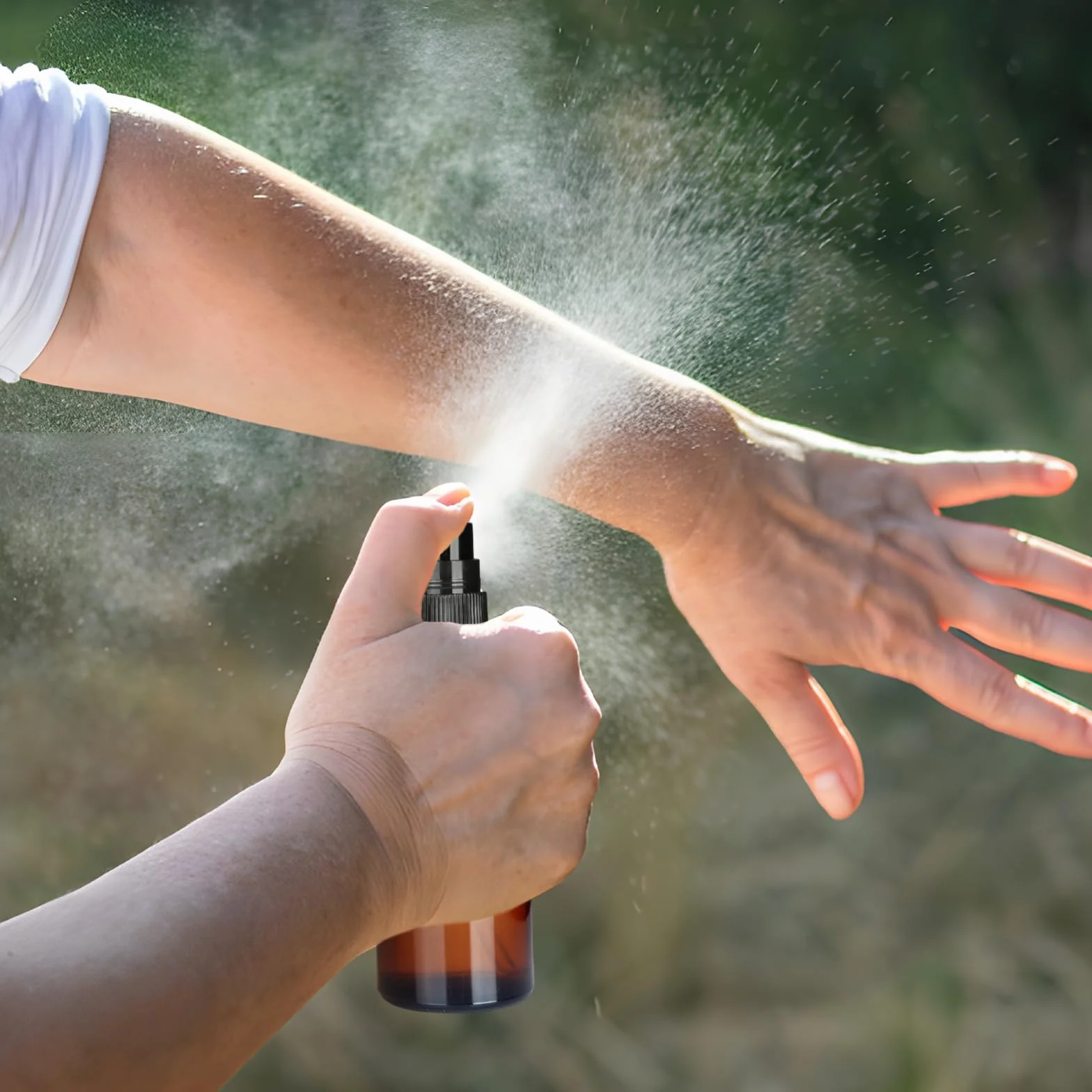 RVLZKCPG 6 sztuk butelek z rozpylaczem z brązowego szkła, 10 ml/30 ml/50 ml, małe szkło, szklane butelki z rozpylaczem z lejkiem i naklejką, do ponownego napełniania, puste butelki z rozpylaczem do