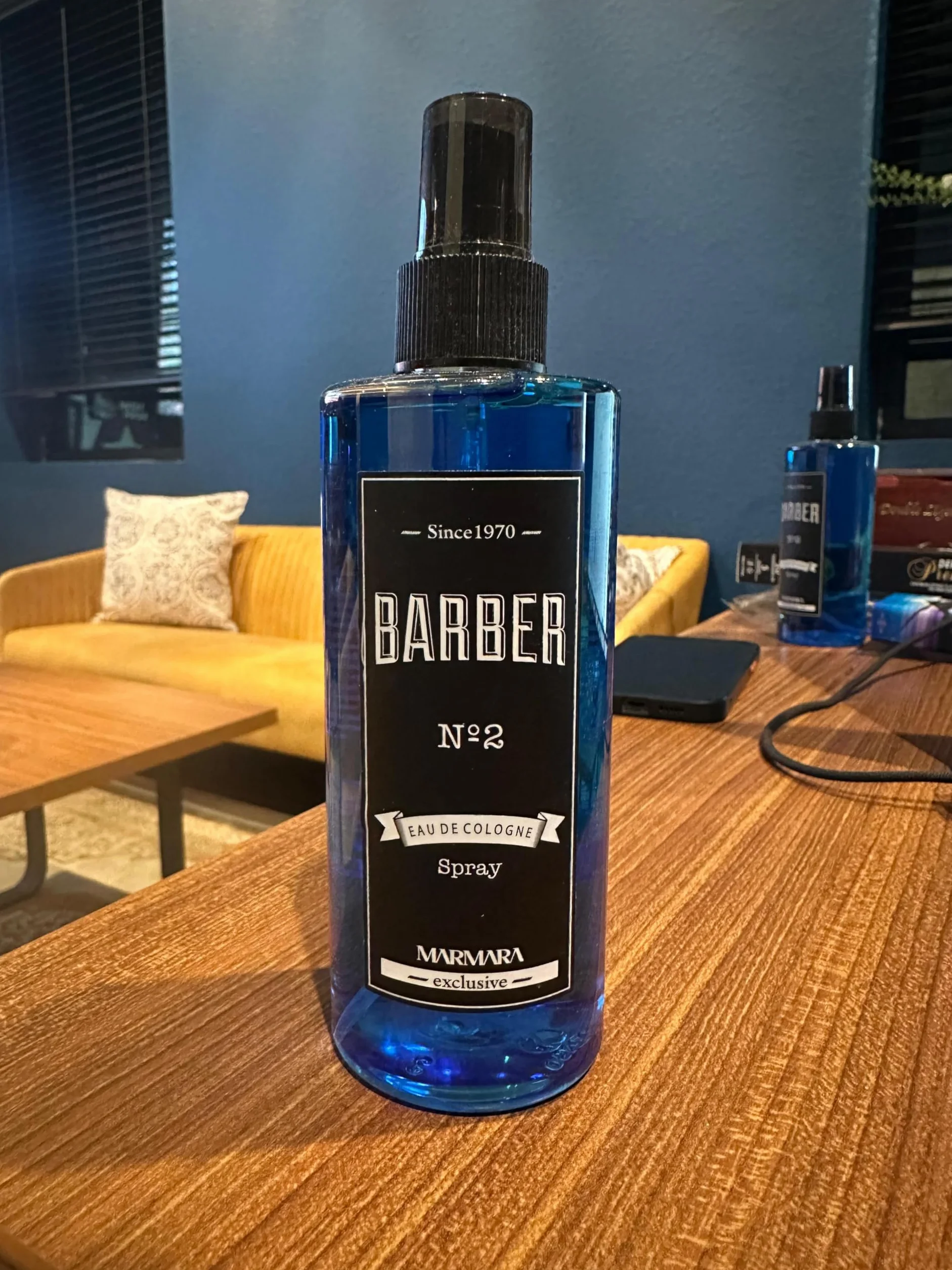 BARBER MARMARA No.2 Eau de Cologne spray dla mężczyzn (1 x 250 ml) After Shave Men – woda zapachowa – woda do golenia dla mężczyzn – odświeża – zapach męski – dezynfekuje 70° alkohol