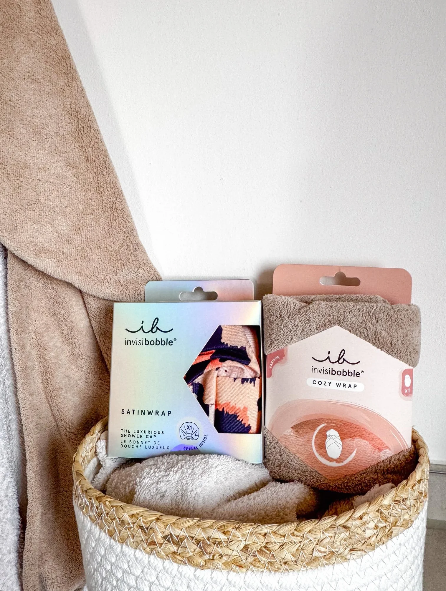 Invisibobble Cozywrap zestaw turban do włosów, przytulny, turban w kolorze taupe, ręcznik na głowę, miękki i chłonny, idealny do pielęgnacji włosów i dobrego samopoczucia, 1 sztuka