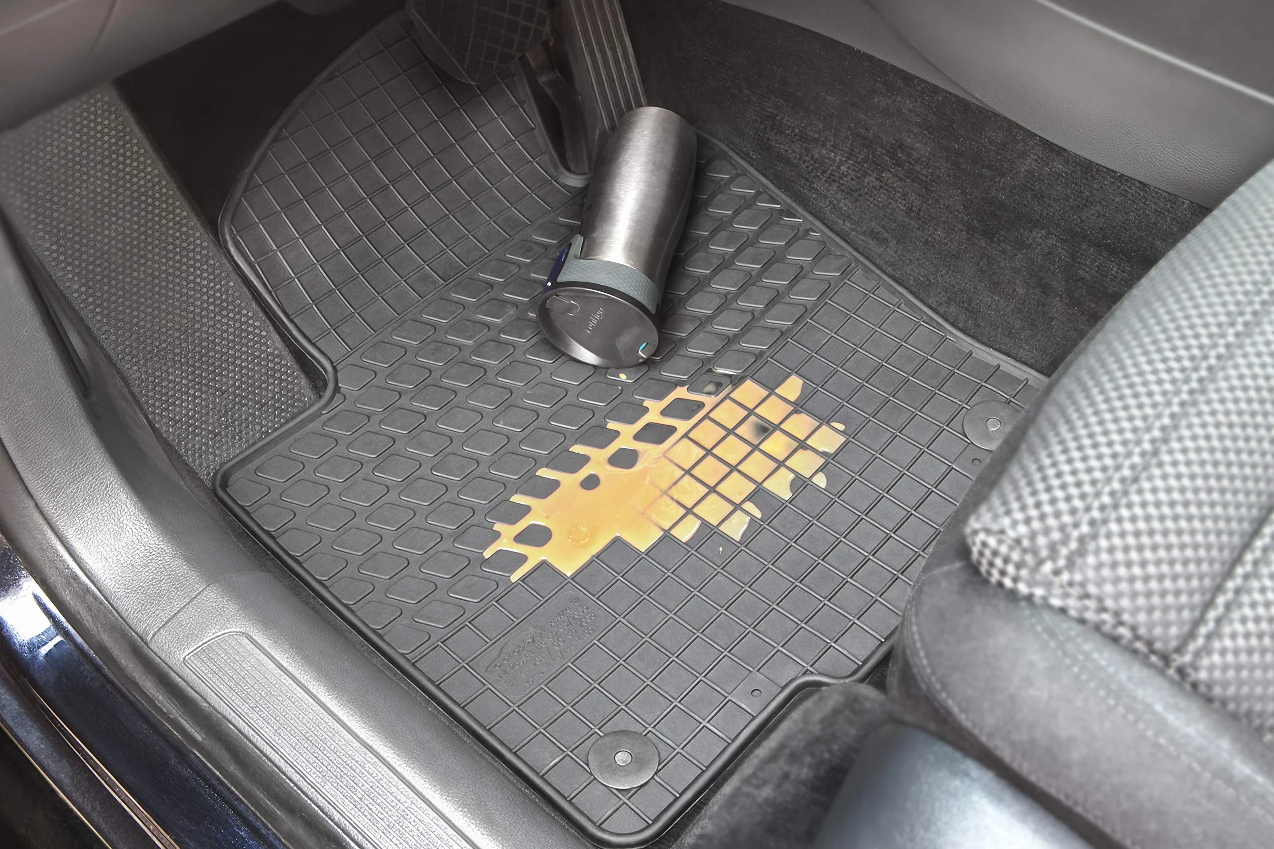 Przednie gumowe dywaniki samochodowe dedykowane do Skoda Citigo/Seat MII/VW Volkswagen UP! (od 2011)